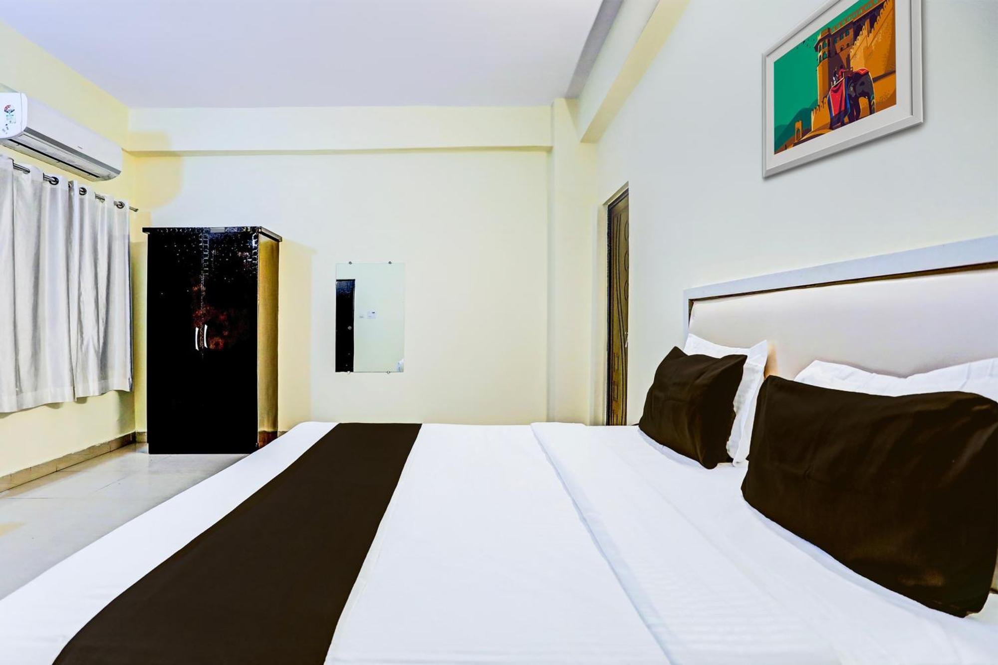 Super Hotel O Hyderabad Gate Iit Bhu Kakarmatha Exterior foto