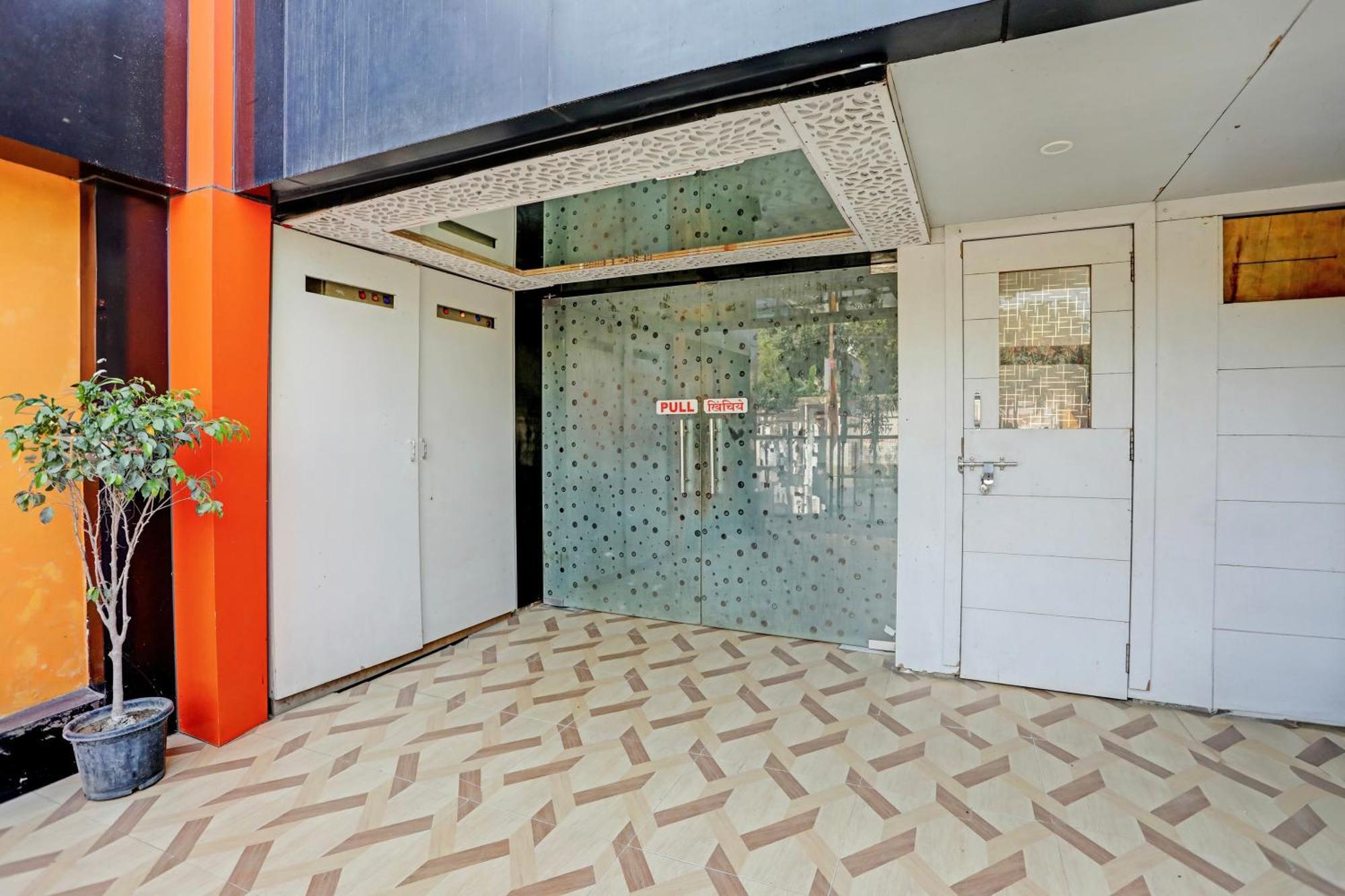 Super Hotel O Hyderabad Gate Iit Bhu Kakarmatha Exterior foto