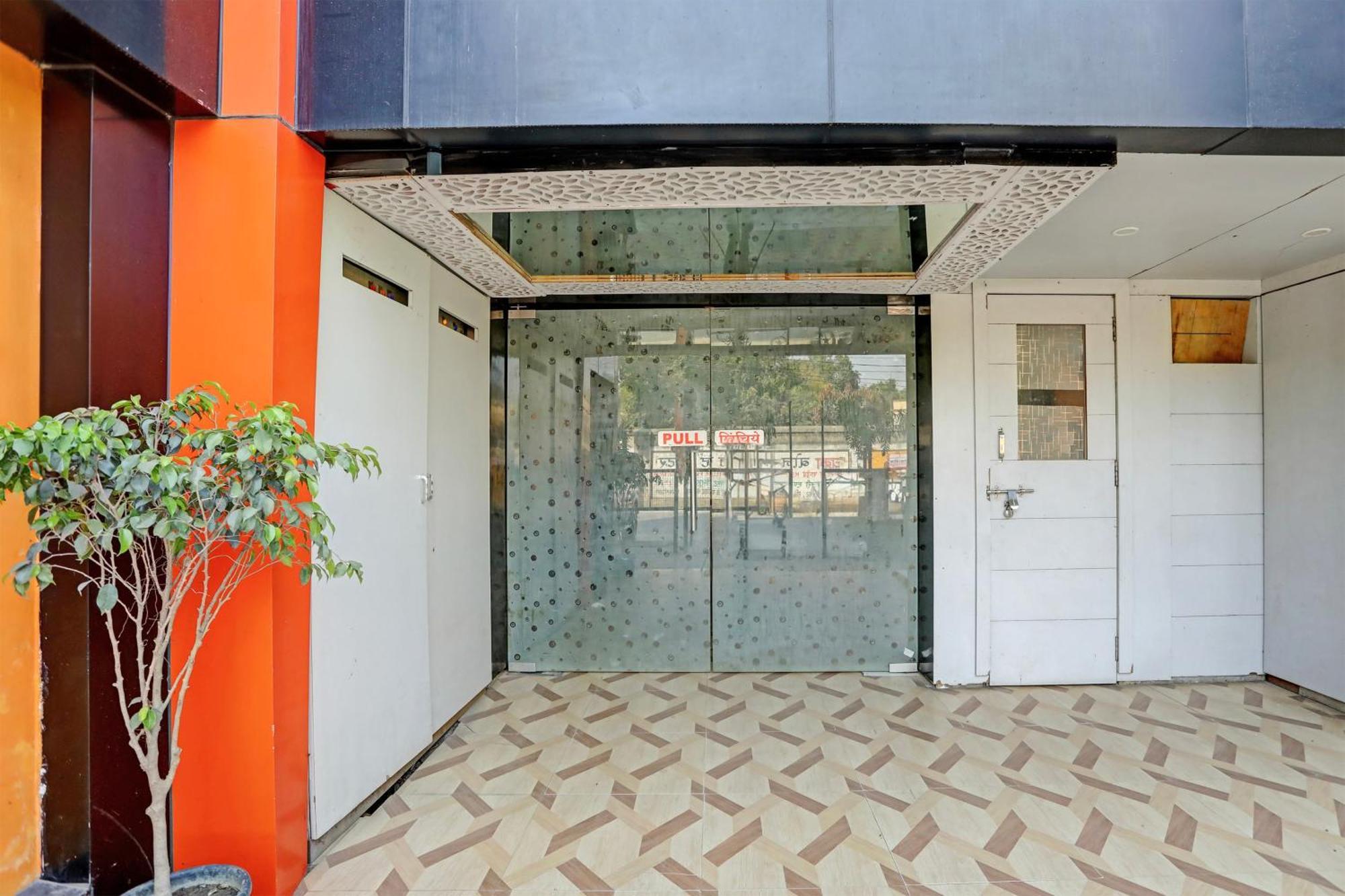 Super Hotel O Hyderabad Gate Iit Bhu Kakarmatha Exterior foto
